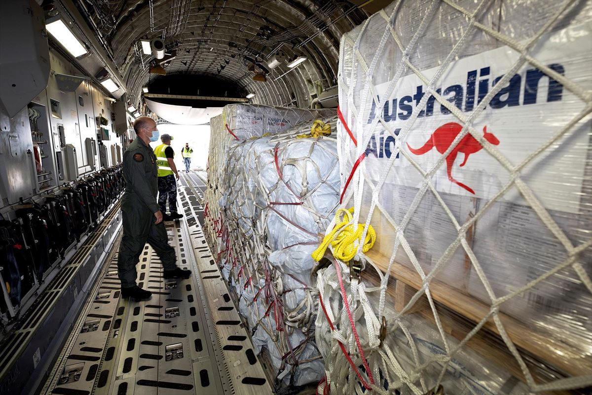 Un avión australiano con artículos de primera necesidad.
