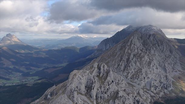 Vistas desde la cima del monte Untzillaitz, en Bizkaia. Foto: Iker Bisquert Vargas