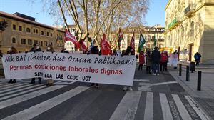 Miles de personas apoyan a los profesionales de la atención primaria en Vitoria-Gasteiz