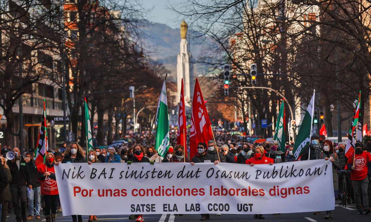 Cabecera de la manifestación en Bilbao. Foto: EFE