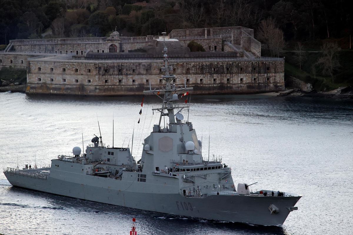 La fragata española 'Blas de Lezo' zarpa de Ferrol para dirigirse al mar Negro. Foto: EFE