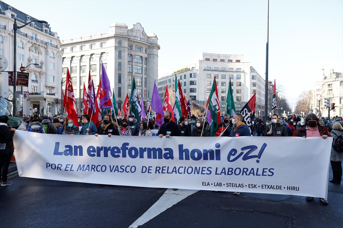 Manifestación contra la reforma laboral en Bilbao. Foto: Efe