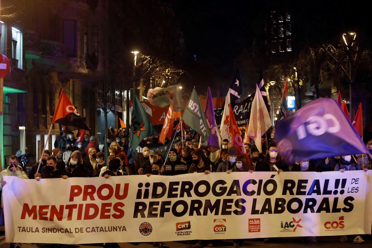 Protesta contra la reforma laboral el pasado sábado en Barcelona. Foto: EFE