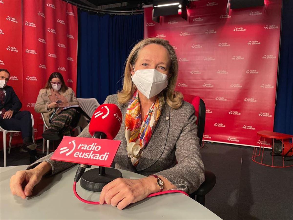 Nadia Calviño, la vicepresidenta primera del Gobierno de España, en Radio Euskadi