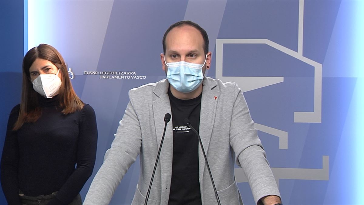 Miren Gorrotxategi e Iñigo Martínez. Imagen obtenida de un vídeo de EITB Media.