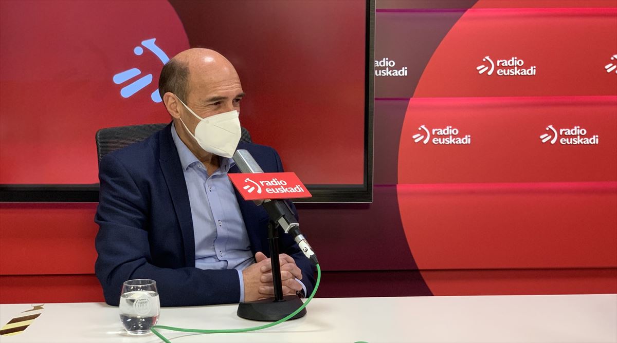 Eduardo Zubiaurre, entrevistado en Radio Euskadi.