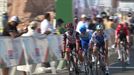 Gaviria bate a Cavendish en el esprint y estrena el liderato en el Tour de Omán
