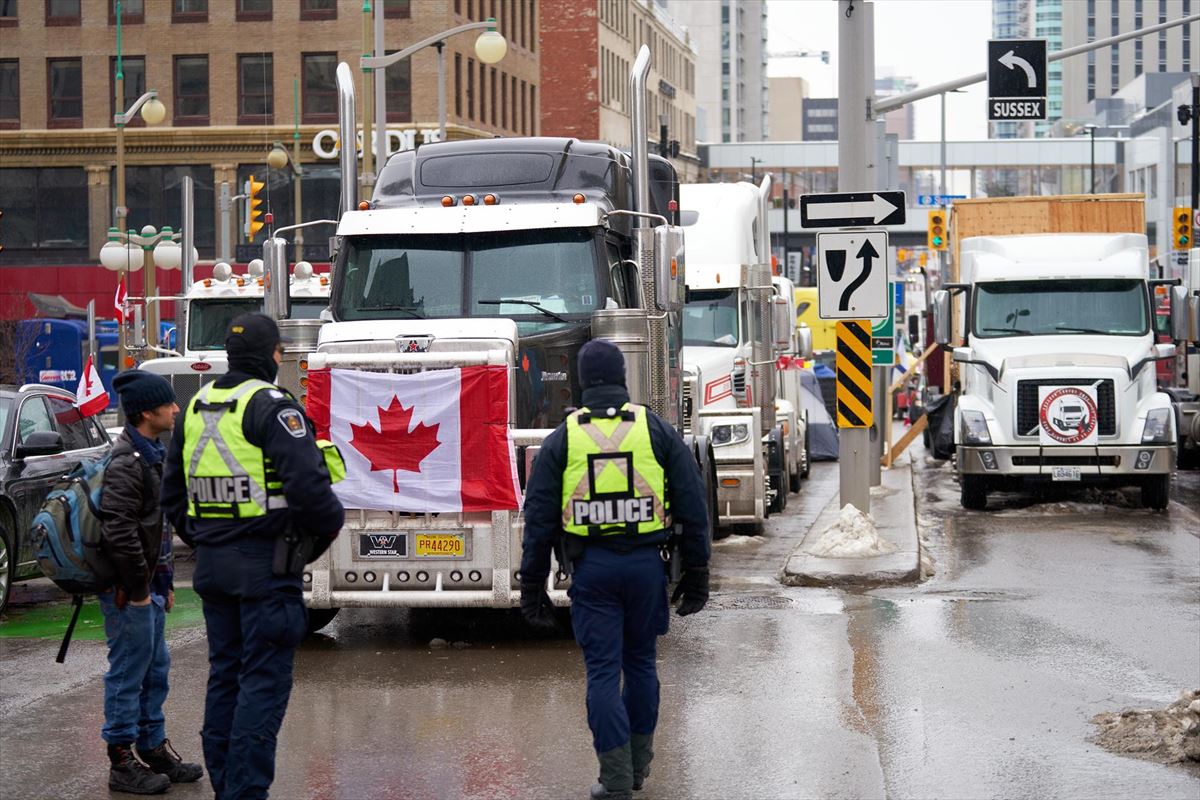 Murrizketen aurkako protestak Ottawan.