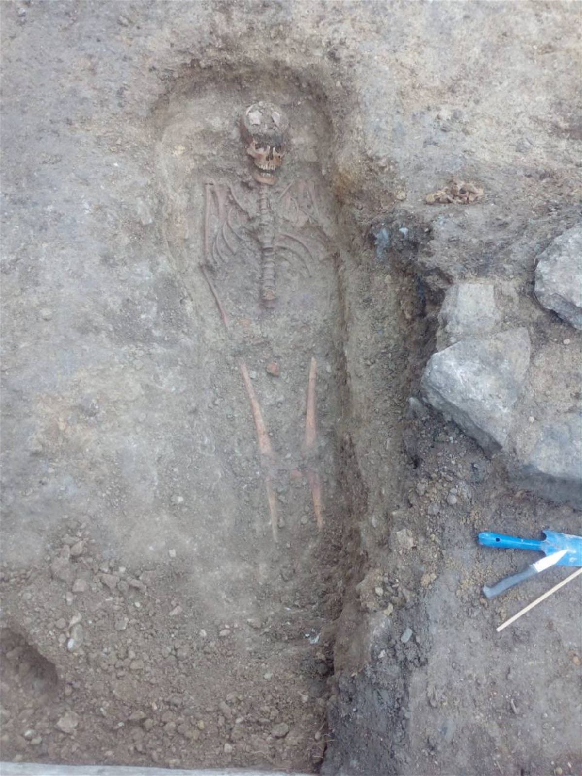 El esqueleto podría pertenecer al antiguo cementerio de San Vicente. Foto: Ayuntamiento de Vitoria