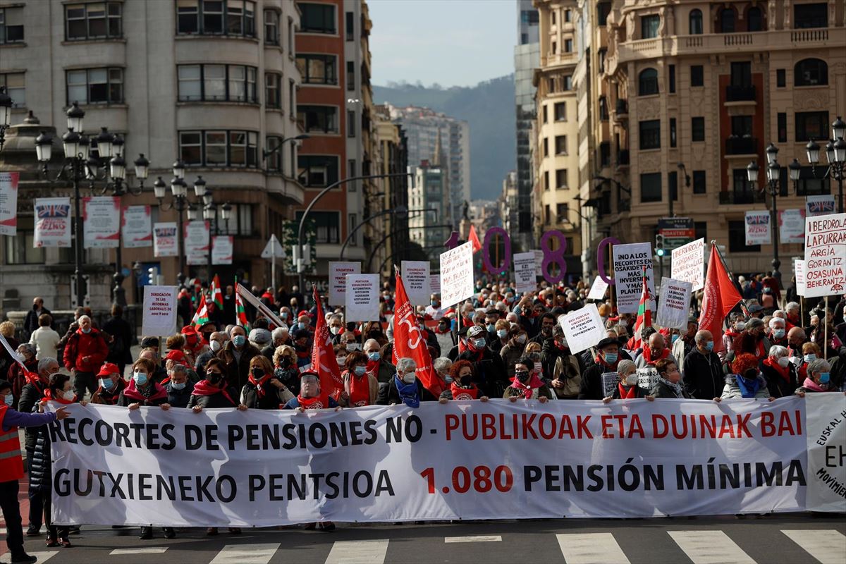 Manifestación de pensionistas en octubre. Foto de archivo de EFE