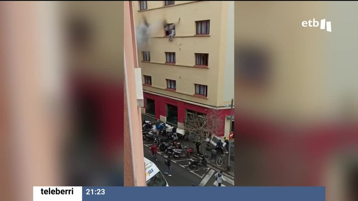 Incendio en Barcelona. Imagen obtenida de un vídeo de EITB Media.