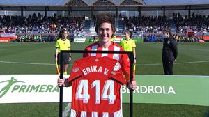 El Athletic homenajea a Erika Vázquez en Lezama