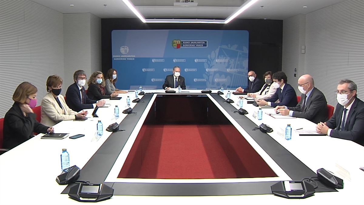 Reunión del Consejo Vasco de Finanzas. Imagen obtenida de un vídeo de EITB Media.