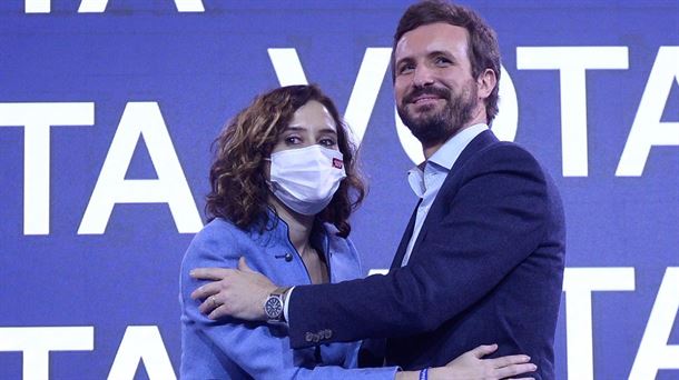 Pablo Casado eta Isabel Diaz Ayuso. Argazkia: EFE