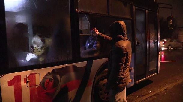 Autobús para evacuar refugiados en Donetsk. Foto: Reuters