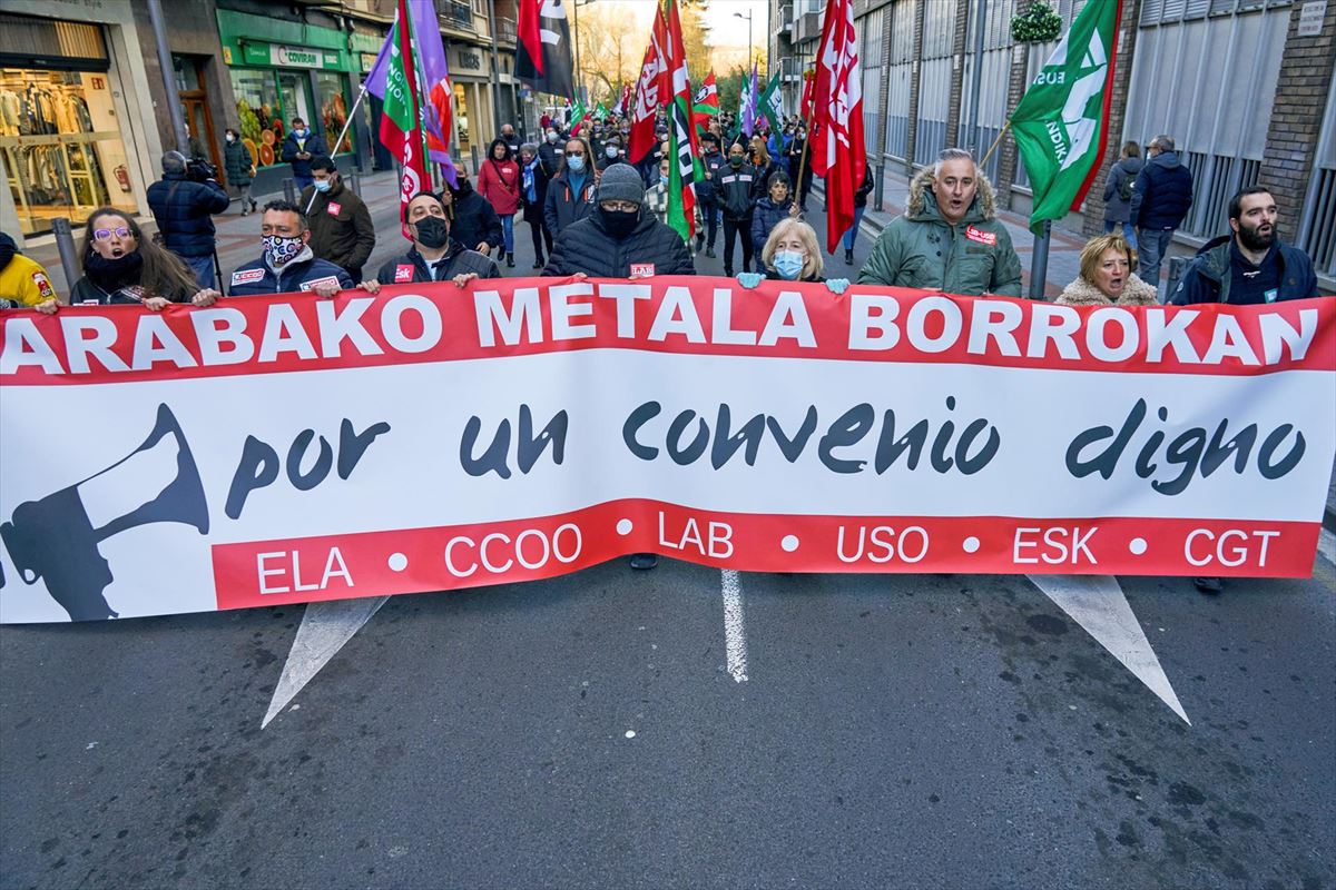 Manifestación de los sindicatos en Vitoria-Gasteiz. Foto: EFE