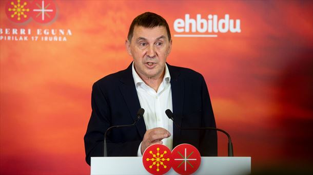 Arnaldo Otegi, astelehen honetako prentsaurrekoan. Argazkia: EH Bildu.