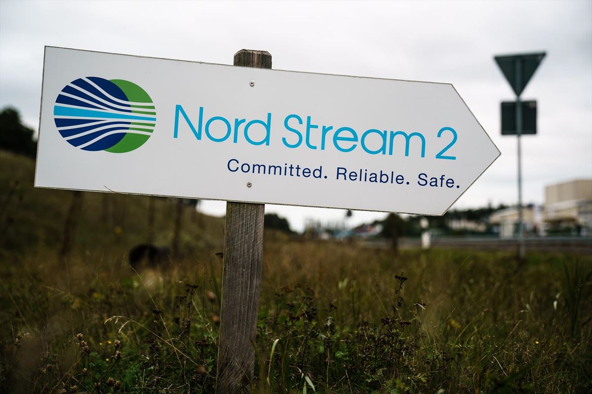 Cartel de entrada al gasoducto "Nord Stream 2"