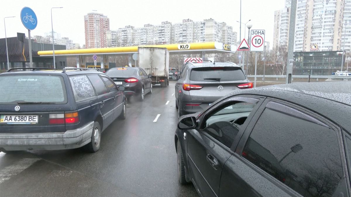 Gasolinera en Kiev. Imagen obtenida de un vídeo de Agencias.