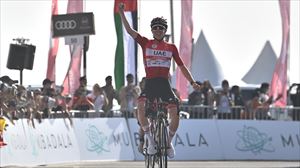 Tadej Pogacar gana en el alto de Jebel Hafeet y se lleva su primera gran prueba del año