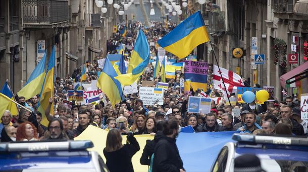 Ukrainaren aldeko manifestazioa, Bartzelonan. Argazkia: EFE