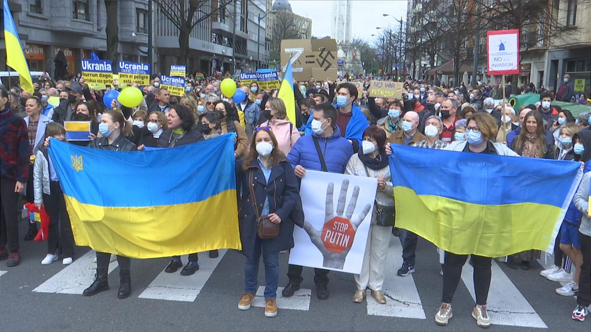 Manifestación en Bilbao en apoyo a Ucrania. Foto: EFE