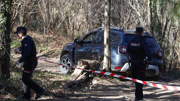 Ertzaintza, hilotza agertu zen lekua miatzen