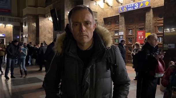 Mikel Ayestaran: "Kiev es una ciudad fantasma, hay un éxodo de civiles constante"