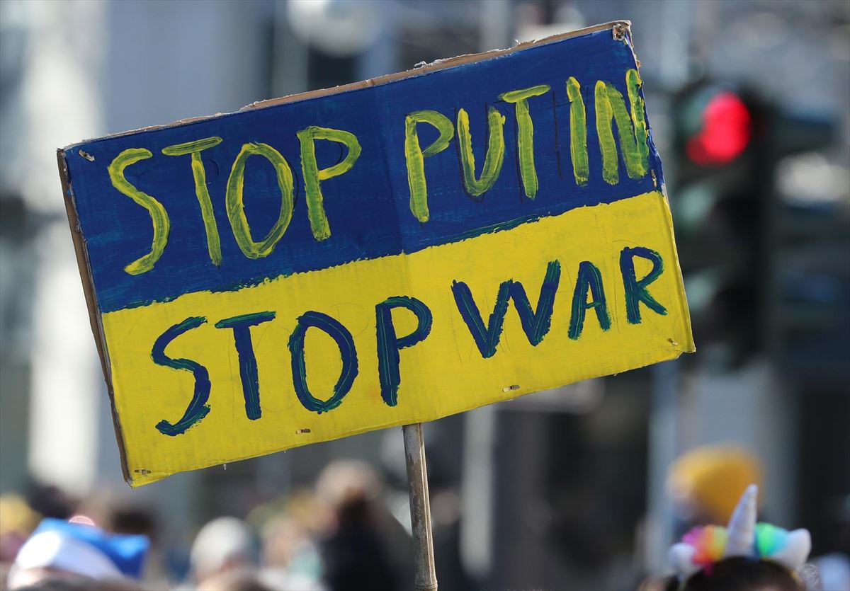 Un cartel de fin a la guerra de Ucrania