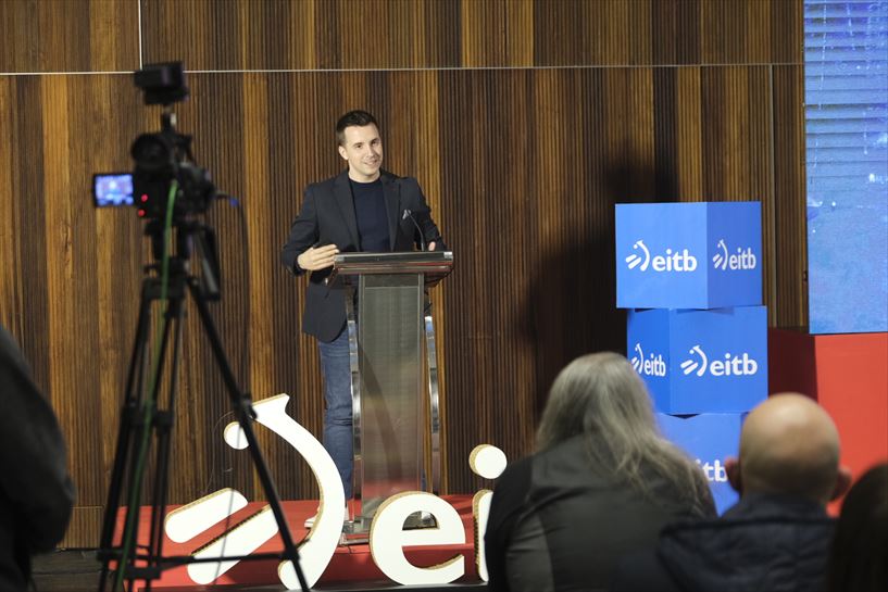 Amaiur Elizari, presentador de ''Navarra Hoy''. Foto: EITB