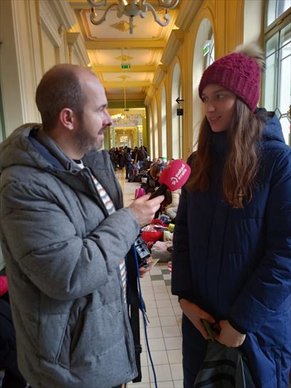 Iñaki Guridik Oxana elkarrizketatu du, Przemysl hiriko estazioan 