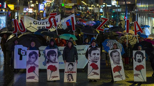 Manifestación de la asociación Martxoak 3 en Vitoria-Gasteiz