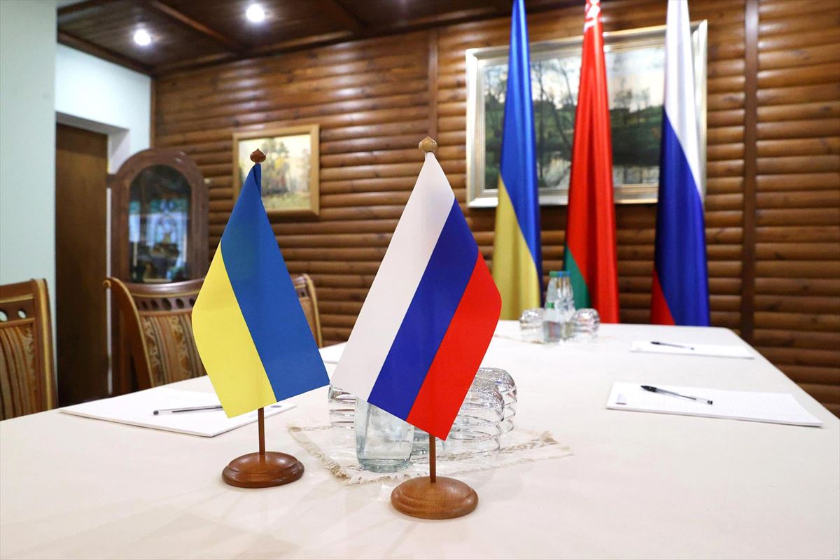 La mesa negociadora de Brest (Bielorrusia). Foto: EFE