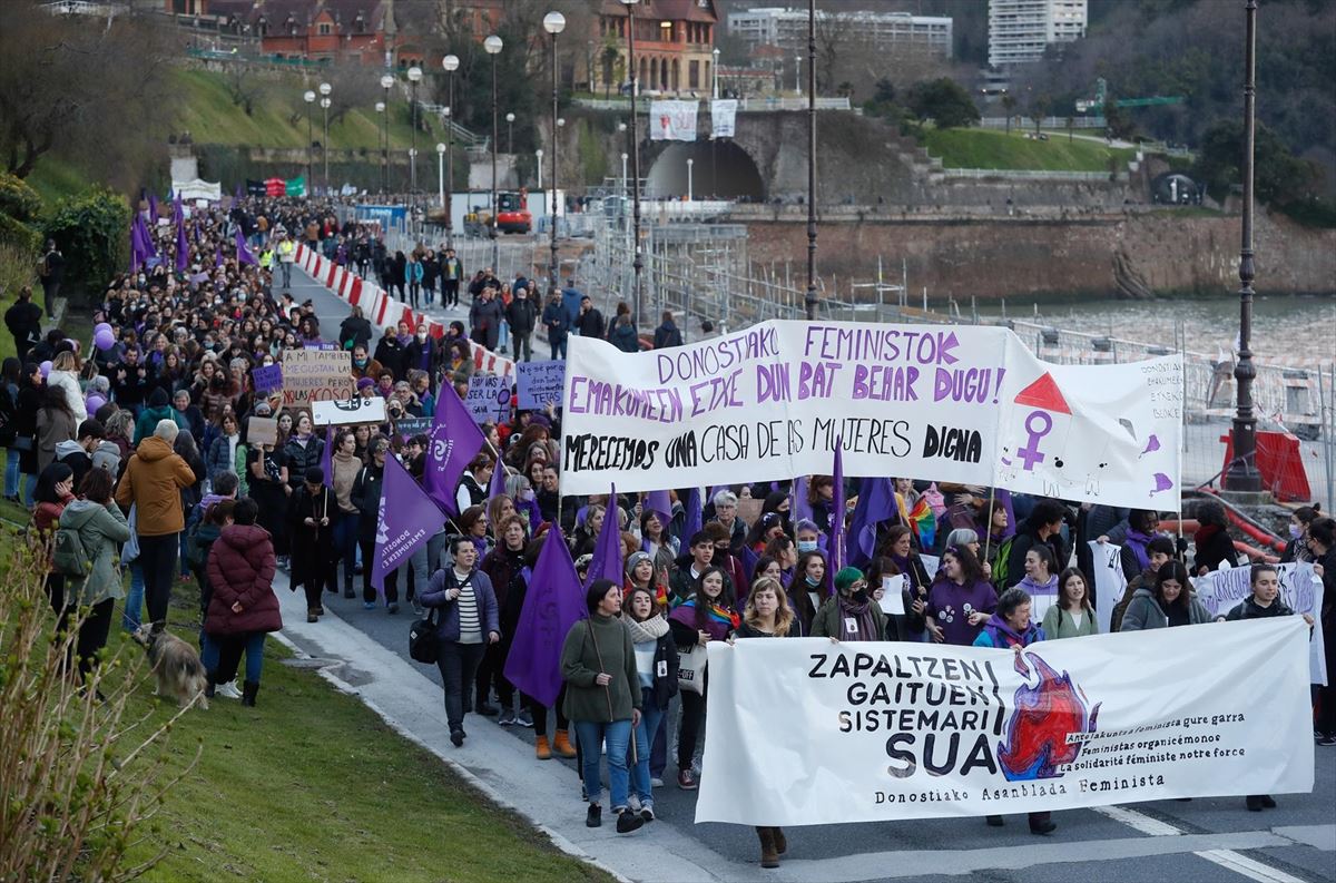 Imagen de la manifestación del 8M en Donostia. Foto: EFE