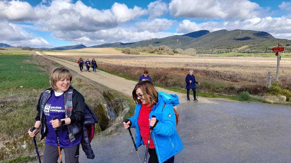 8M Marcha morada de la mujeres del Valle de Valdegovía