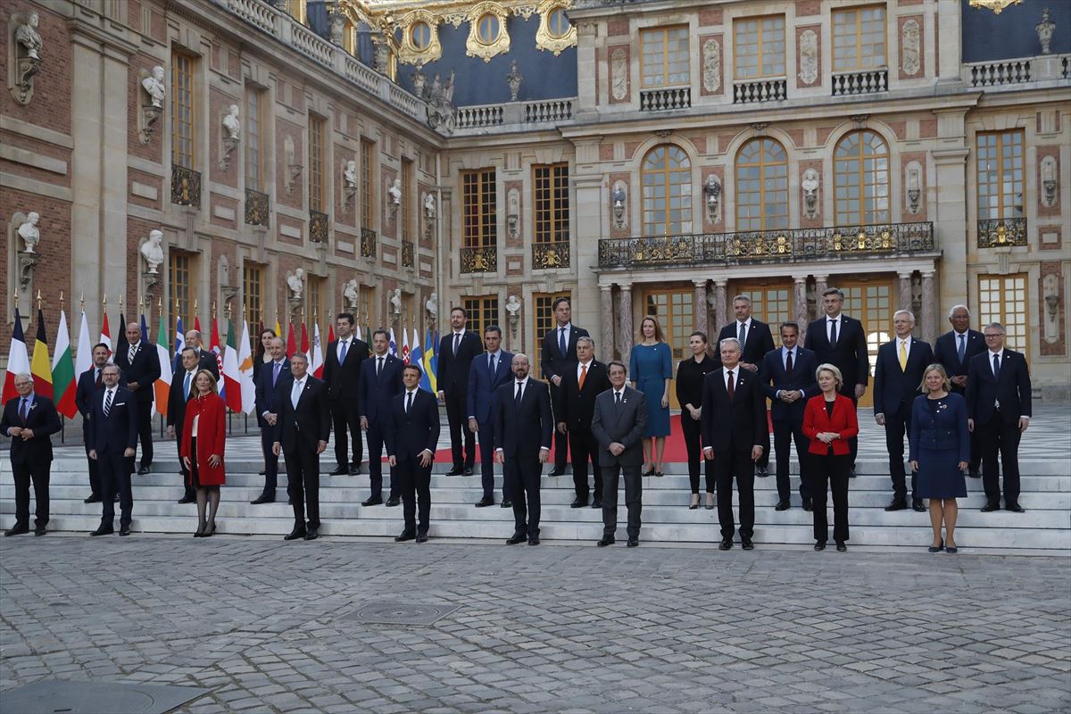 Los jefes de Estado y de Gobierno de la Unión Europea en Versalles