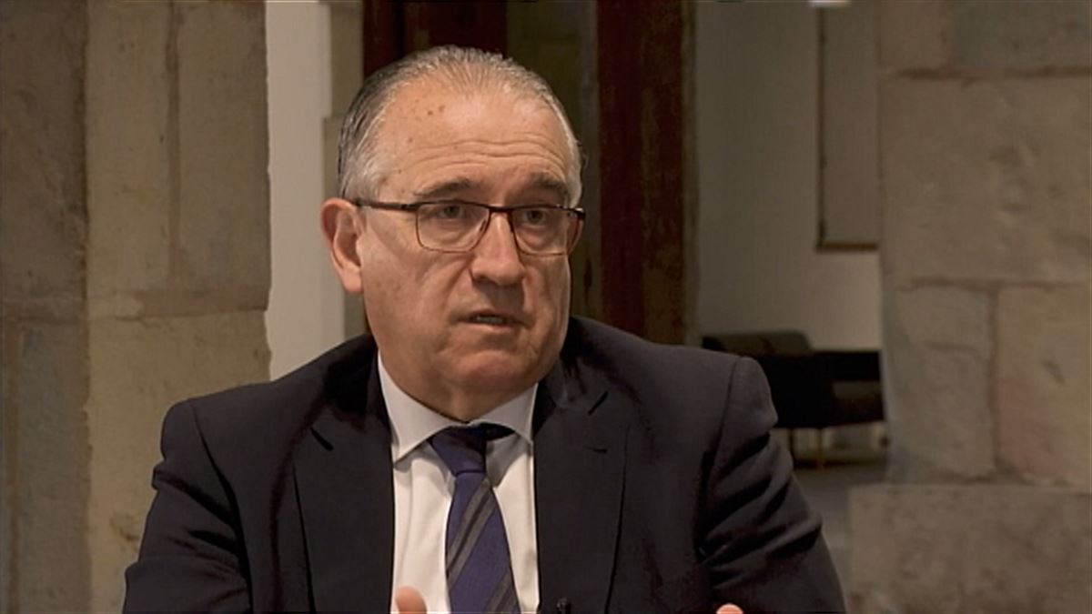 El alcalde de Pamplona, Enrique Maya, en 'Navarra Hoy'. Imagen obtenida de un vídeo de EiTB Media.