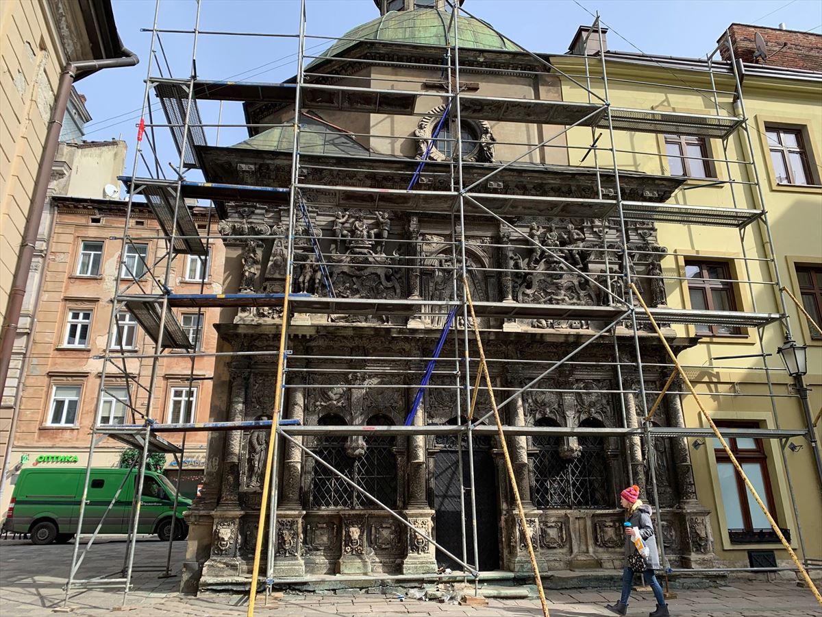 Lviv, UNESCOren munduko ondarearen zerrendan, arte obra babesten, badaezpada ere. EFE