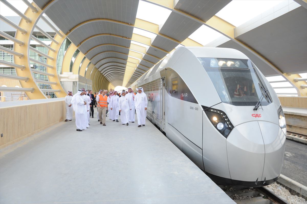Un tren de CAF en Arabia Saudí.