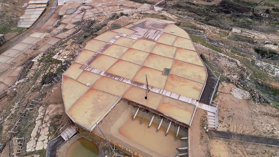 La arena del Sáhara llega la Valle Salado de Añana