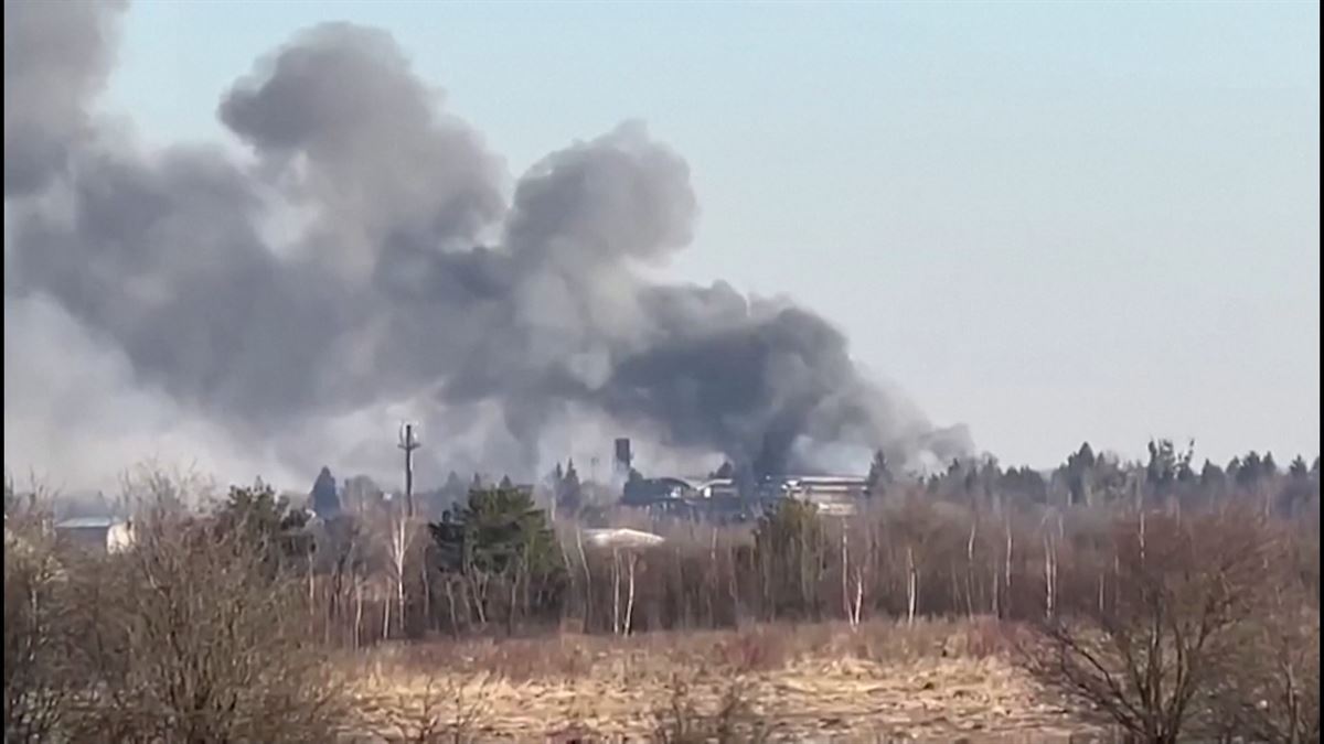 El Ejército ruso bombardea los alrededores del aeropuerto de Leópolis