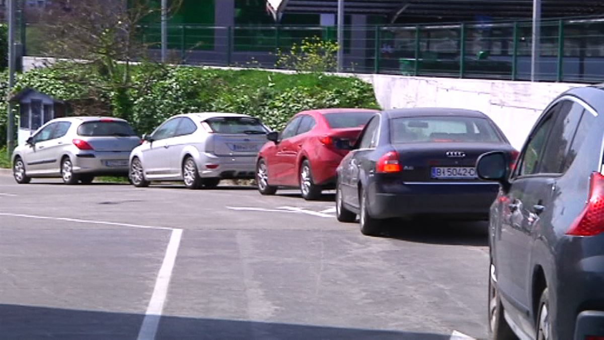 largas colas en los lavaderos para lavar el coche tras la calima