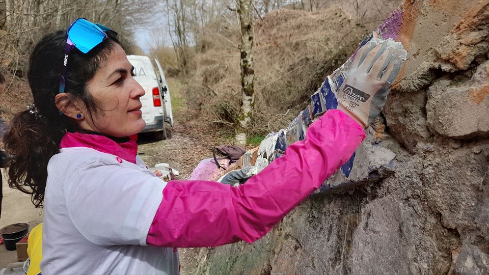 El túnel de Huecomadura coge colorido