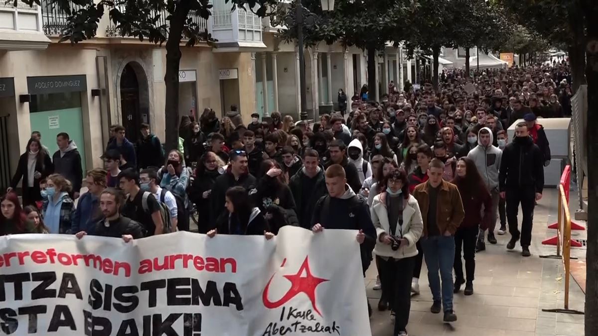 Estudiantes de Euskal Herria se manifiestan contra las reformas educativas