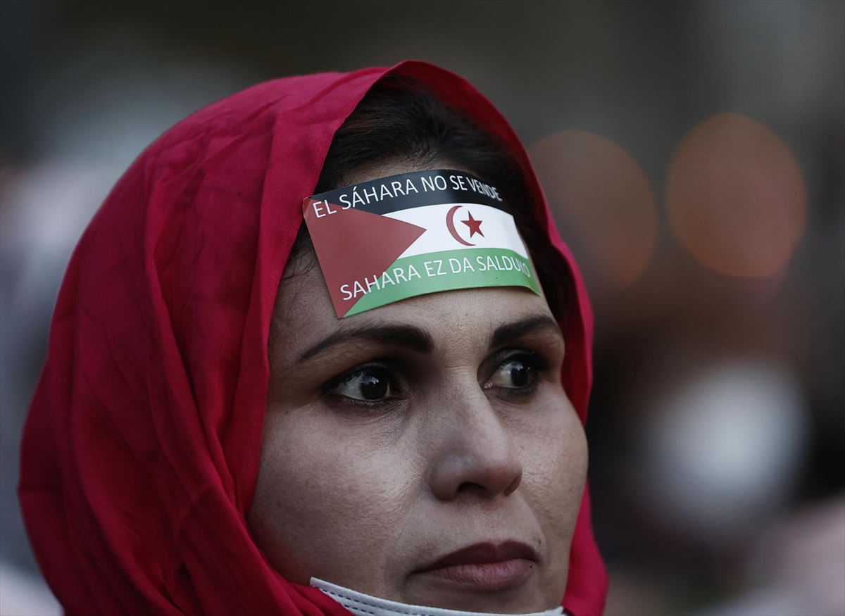 Una mujer en una movilización en favor del Sahara Occidental en Pamplona. Foto de archivo: EFE