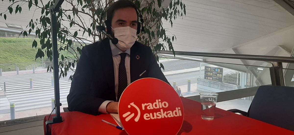 El consejero de Turismo, Comercio y Consumo del Gobierno Vasco, Javier Hurtado, en Radio Euskadi