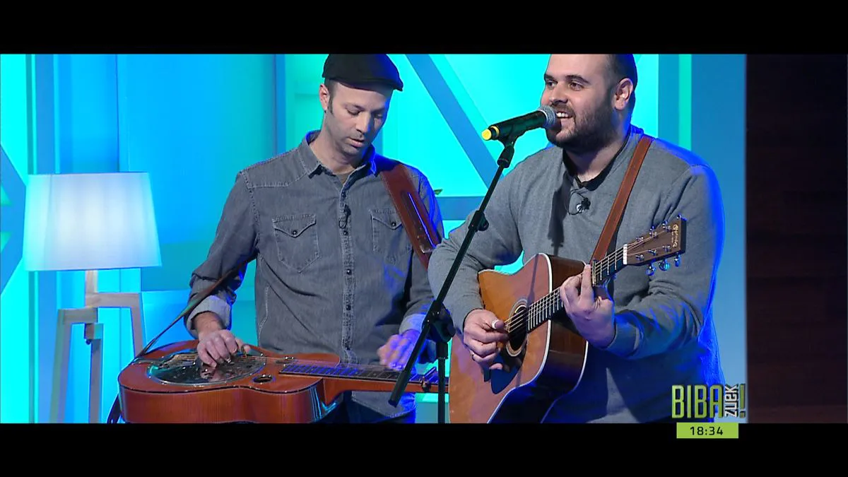 Rus ayol erkakni anal jinsiy aloqa qilishga kondiradi.