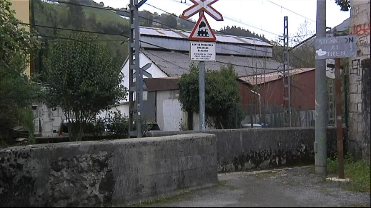 Un operario de 60 años ha muerto en Eibar (Gipuzkoa). Imagen obtenida de un vídeo de EiTB Media