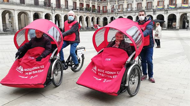 'En bici sin edad': paseos en triciclo por la ciudad para las personas mayores