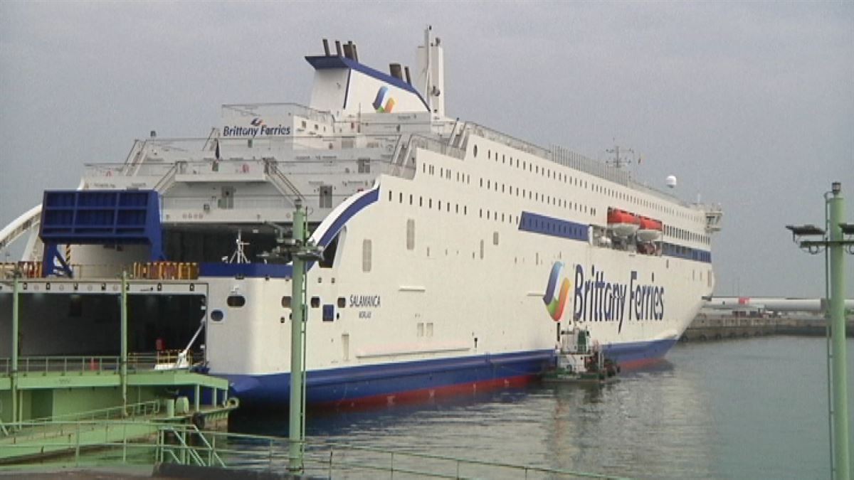 Britanny Ferries enpresaren ontzi bat